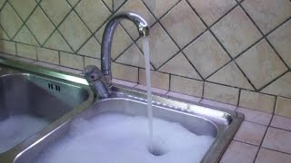 Come sturare il tubo di scarico del lavelloHow To unblock a kitchen sink drain [upl. by Oiruam]