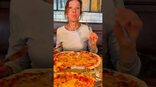 L“Osteria Kiel  Riesige Pizzen [upl. by Kelila]