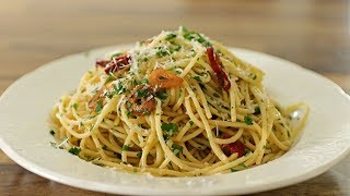 Spaghetti Aglio e Olio Recipe [upl. by Nahrut224]